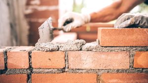 Bir zanaatı gereği gibi öğrenmiş olan ve kendi başına yapabilen kimseye ne ad verilir?