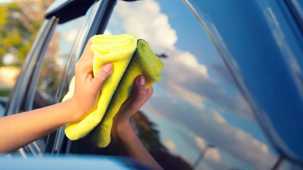 Genellikle geyik veya keçi derisinden yapılmış yumuşak ve mat meşine ne ad verilir?