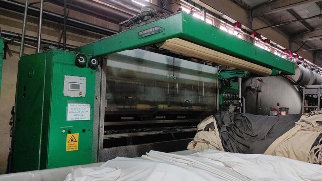 Kumaşı sıkı ve yoğun bir hale getirmek için yapılan keçeleştirme işlemine ne denir?