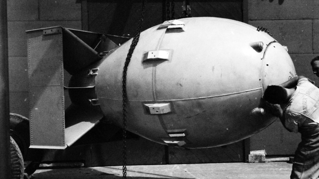 Nagazaki’ye atılan atom bombasının ismi nedir?