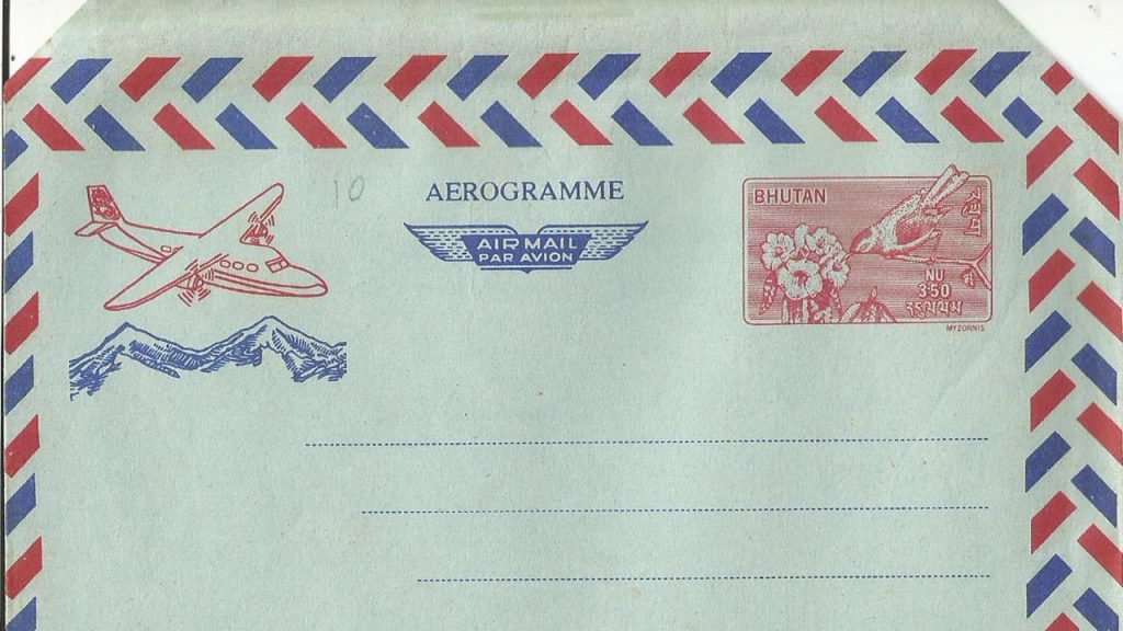 Uçak postası ile yollanmak üzere özel olarak hazırlanmış ince, hafif ve kenarları zamklanmış kağıda ne denir?