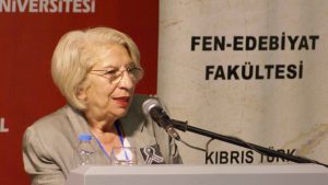 Halkbilimi, Milli kültür denilen pek çok unsurdan oluşan birikimin, tarihi gelişim içinde bir milletin çeşitli grupları tarafından farklı ölçülerde yaşanılan verilerinin varyantlarına ve bu verileri inceleyen ilme verilen isimdir diye tanımlayan kişi kimdir?