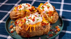 Kendisi bizim mutfağımıza has bir tarif olsa da adı Bulgarcadan gelen lezzet hangisidir?