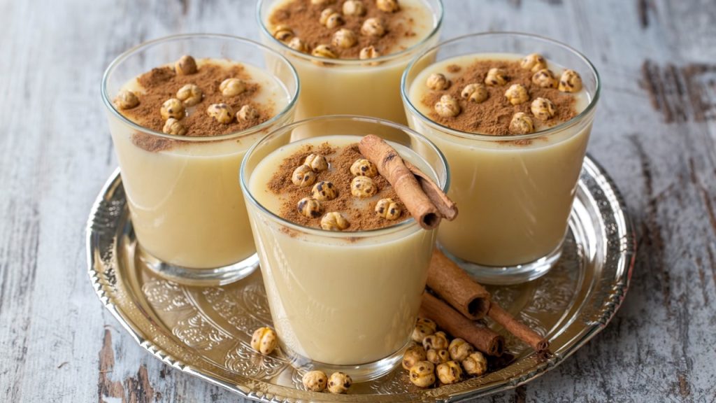 Üstüne leblebi ekilerek tüketilmesi adet olan kış içeceği hangisidir?