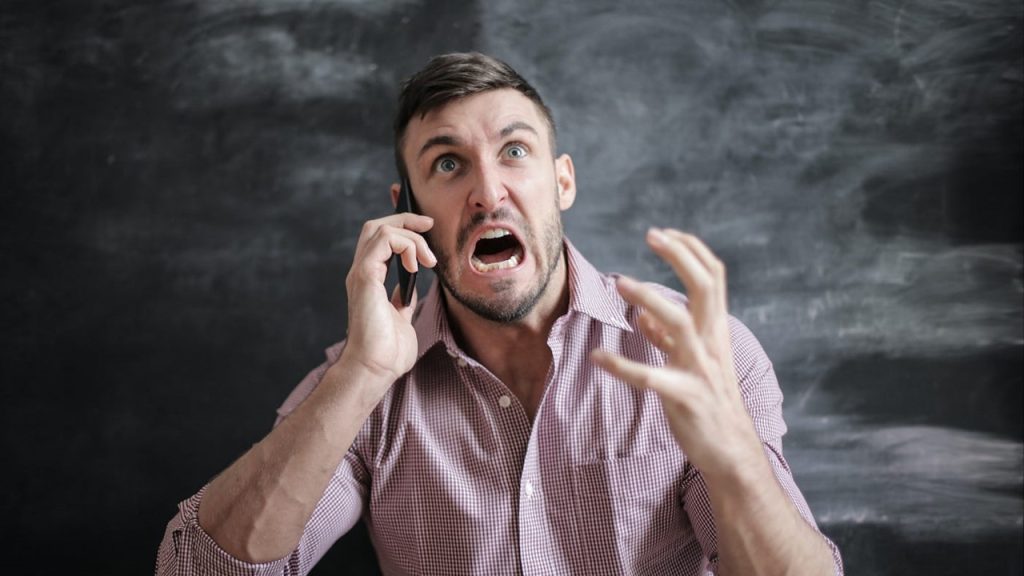 Aşağıdakilerden hangisi arkadaşımızda olmaması gereken bir davranıştır?