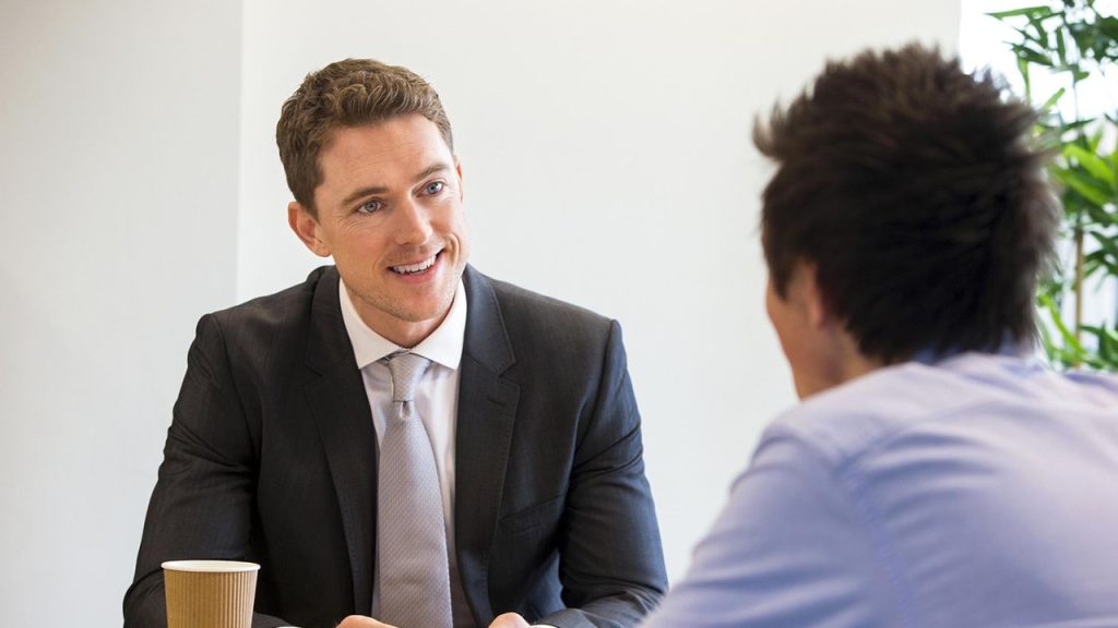 Aşağıdakilerden hangisi bir kişi tarafından yapılan konuşma türlerinden biridir?