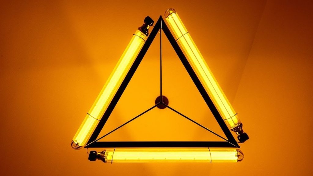 Bir üçgenin iki iç açısı sırasıyla 65 ve 75 derece ise diğer iç açısı kaç derecedir?