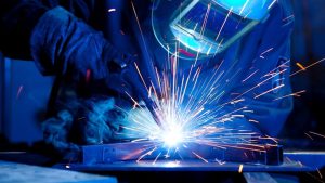 Elektrik profesörü Elihu Thomson, deney yaparken iki kablonun sıcaklık sonucu birleşmesi ile hangi kaynak yöntemini keşfetmiştir?