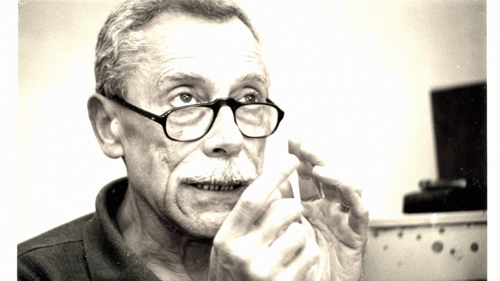 Göçmüş Kediler Bahçesi, Gece Troya’da Ölüm Vardı adlı kitapların yazarı kimdir?