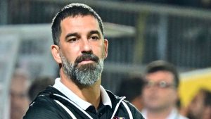 Hangi Türk futbolcu UEFA Şampiyonlar Ligi finalinde forma giymemiştir?