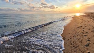 Hangi plaj Balıkesir il sınırları içerisinde yer alır?