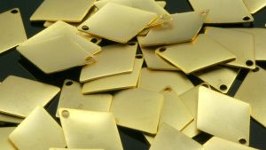 Kenar uzunlukları 4 cm, 5 cm ve 8 cm olan üçgen biçimindeki levhalardan en az kaç tanesinin birleştirilmesiyle bir eşkenar dörtgen elde edilebilir?