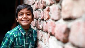 Mehmet, aşağıdaki cümleleri fazladır, azdır ya da eşittir ifadeleriyle tamamlayacaktır. Mehmet’e yardım ediniz. Noktalı yerlere uygun ifadeleri yazınız.