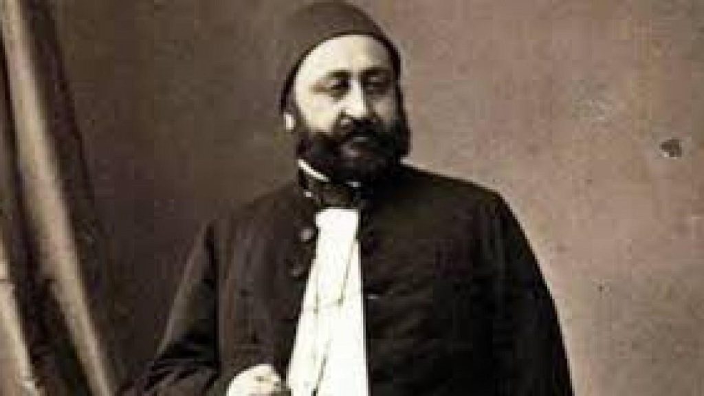 Sadrazamlık, elçilik ve valilik gibi devlet görevleri üstlenmiş, 16 dil bilen ünlü yazar kimdir?