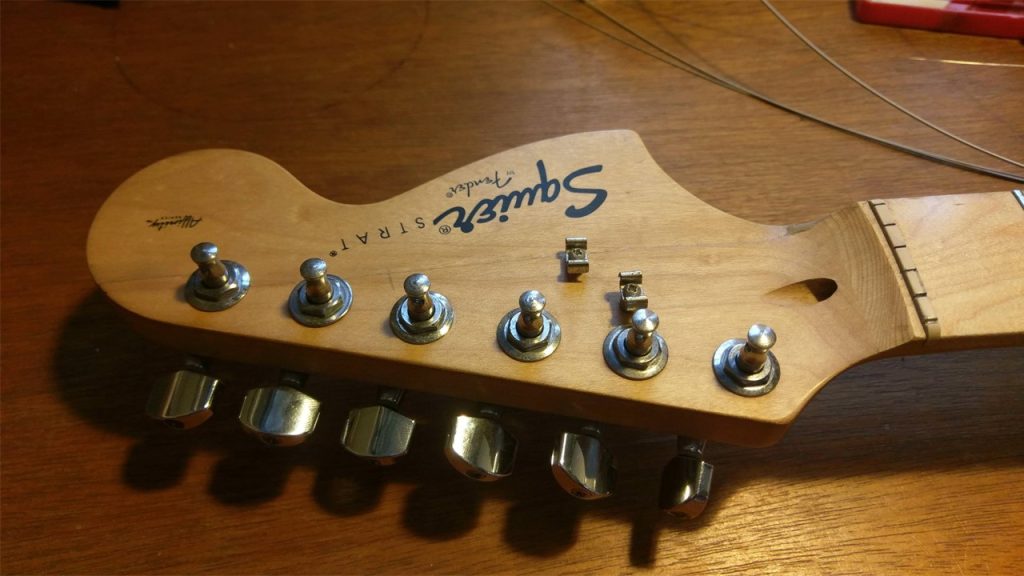 Ud, kanun, keman vb. çalgıların tellerini geren düğmeye ne ad verilir?