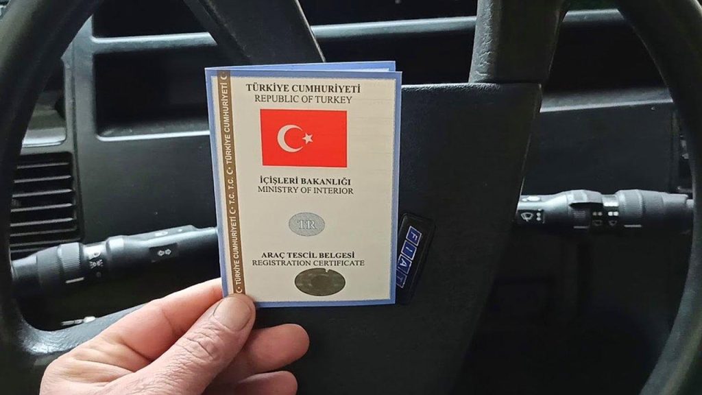 Aşağıdakilerden hangisinin trafikteki araçlarda bulunması zorunludur?