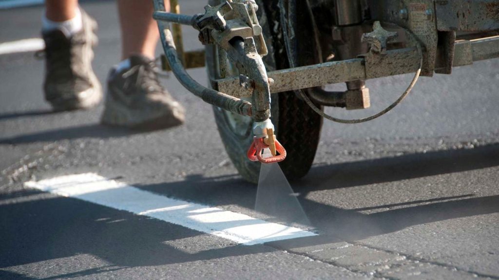 Belediyeler, aşağıdakilerden hangisini yapmakla görevli değildir?