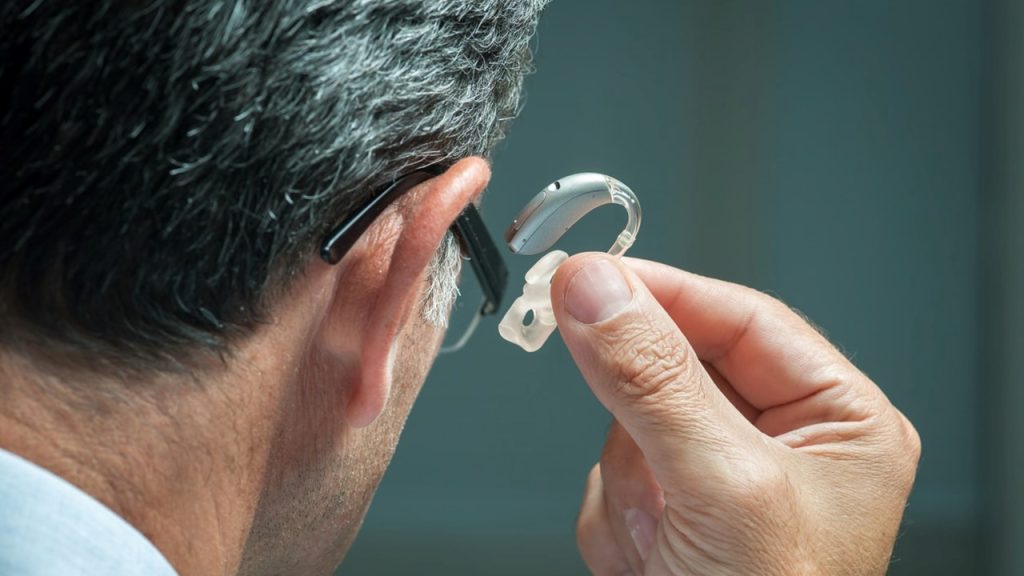 Geçirdiği iş kazası sonrası bir bireyin işitme kaybı yaşadığı gözleniyorsa bu durum yapılarından hangileri ile ilgili olabilir?