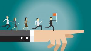 Aşağıdaki cümlelerin hangisinde baş sözcüğü bir topluluğu yöneten kimse anlamında kullanılmıştır?