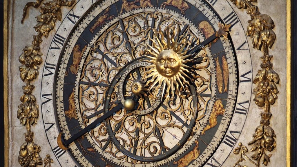 İnsanların zamanın farkında olmak istemeleri takvim ve saat kavramlarının ortaya çıkmasına neden olmuştur. Bu bilgilerden yola çıkılarak yorumlardan hangileri yapılamaz?