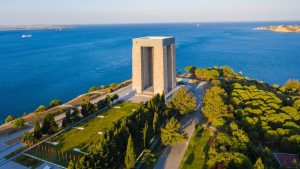 Çanakkale şehitler abidesinin yapılması ve Hiroşima’daki endüstriler tanıtım salonunun Savaş sonrasındaki haliyle bırakılması nedenleri nelerdir?