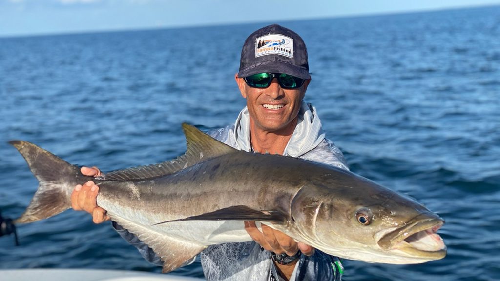 Düşüncenin sıralanışı bakımından “Elbiselerini, kitaplarını, fotoğraflarını nesi var nesi yok her şeyi toplayıp evden ayrıldı.” cümlesi ile aşağıdakilerden hangisi arasında bir benzerlik vardır?