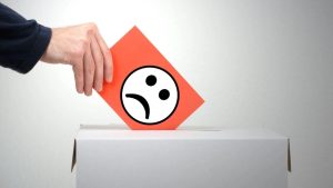 Yukarıdaki numaralanmış cümlelerde aşağıdakilerden hangisi yoktur?