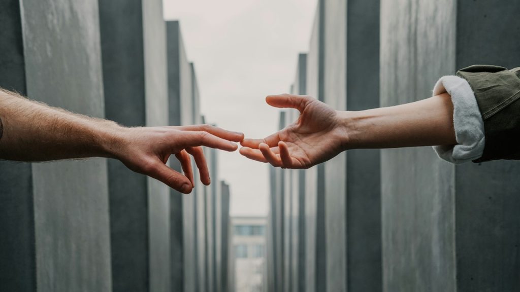 Aşağıdaki atasözlerinin hangisinde dayanışma anlamı vardır?