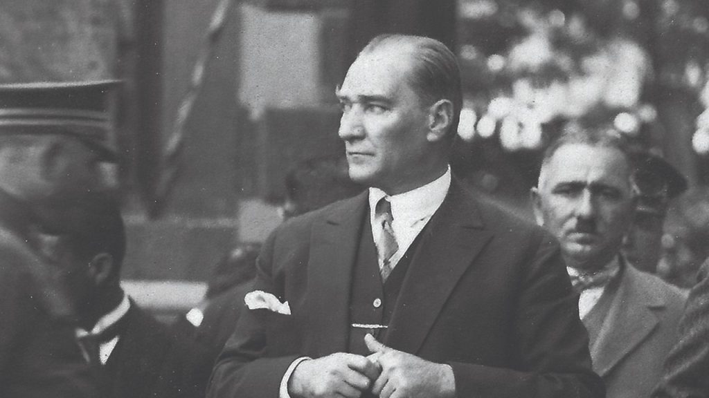 Atatürk’ün hayatı ile ilgili bilgileri noktalı yerlere yazınız.