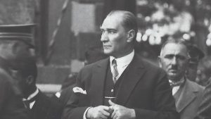Atatürk’ün hayatı ile ilgili bilgileri noktalı yerlere yazınız.