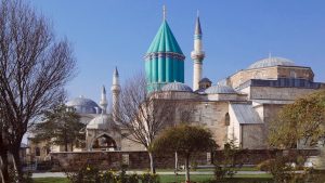 Mevlanâ’nın “Sevgiden acılar tatlı olur. Sevgiden bakırlar altın olur. Sevgiden tortular berrak olur. Sevgiden dertler şifa bulur. Sevgiden ölüler dirilir. Sevgiden padişah köle olur. Bu sevgi de bilginin sonucudur.” dizelerinden ve bu temada edindiğiniz bilgilerden yararlanarak insan sevgisi konulu bilgilendirici bir metin