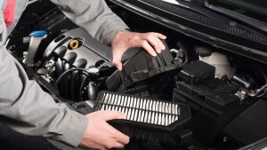 Aşağıdakilerden hangisinin periyodik bakımı yapılmadığında motorun içine giren hava akışı zorlaşır, motor çekişten düşer ve yakıt sarfiyatı artar?