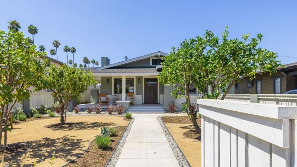 Aşağıdaki seçeneklerden hangisi ev adresimizde bulunur?