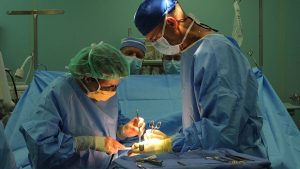 Cerrah kelimesinin kökeni olan Arapça Caraha ifadesi ne anlama gelir?