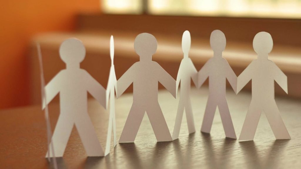 Aşağıdakilerden hangisi sosyal hizmetin olgusal bilgi temelinde yer alan alanlardan biri değildir?