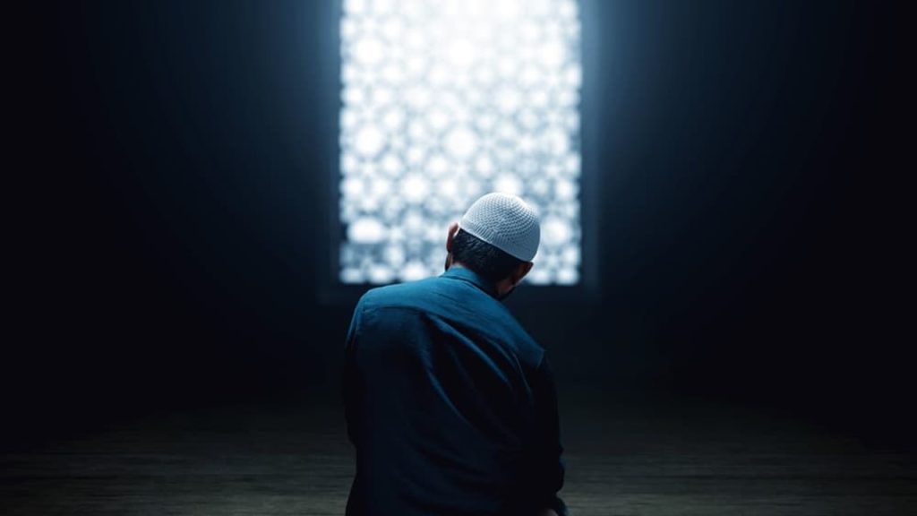 Bütün namazların bütün rekatlarında okunan sure hangisidir?