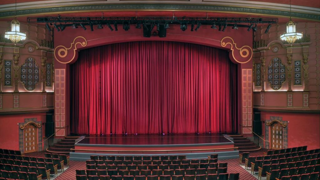 Tiyatro Oyunu Şiiri