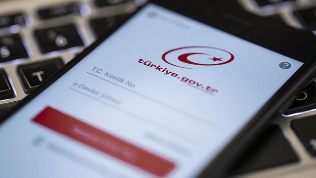 e-Devlet sistemi üzerinden yapılan adres değişikliklerinde, birlikte yaşanan aile bireylerinin de rızasının aranması ve bu işlemlerin kısa mesaj veya benzeri yollarla karşı tarafa da bildirilmesi haberi