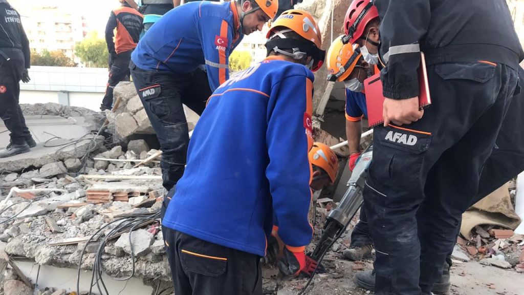 Afet ve acil durum yaşanan yerlerde hangi alanlarda gönüllülere ihtiyaç duyulur?