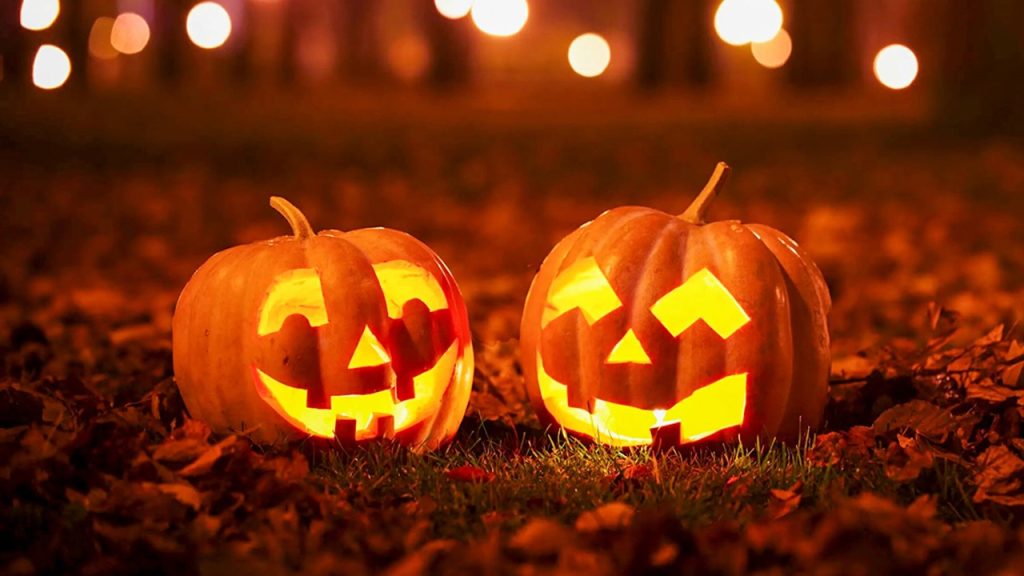 Cadılar bayramında _____ kostümü giyeceğim.