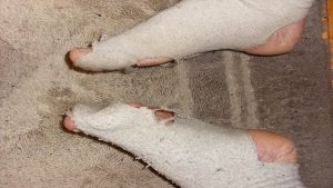 Yine para harcamam lazım _____ yırtıldı.