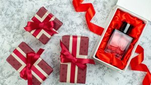 Bir çocuğa hediye olarak _____ veremessin.