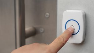 Konuşabiliyorum ama metal bir dilim var. Nefes alamıyorum çünkü akciğerim yok. Ben neyim?