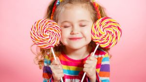 Çocuğun midesi bulanıyor. Kesin çok fazla _____ yemiştir.