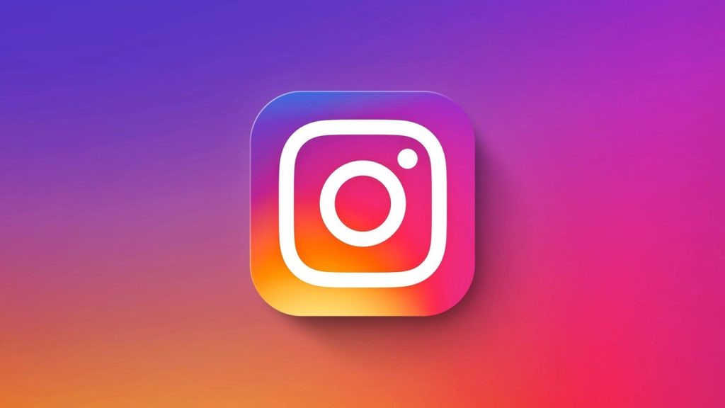 Eyvah! _____ İnstagram hesabımı bulmuş.