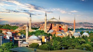 İstanbul’u gezersen _____ mutlaka görülmesi gereken yerlerden biridir.