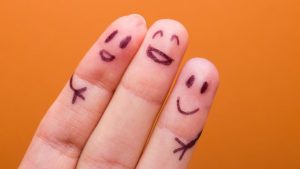 Arkadaşlık ilişkilerimizdeki zayıf yönlerimizi geliştirmek için neler yapmamız gerektiğini düşünelim. Arkadaşlık ilişkilerimizi buna göre düzenleyelim.