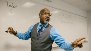 Öğretmen kelimesinin akla getirdiği sözcükler nelerdir?