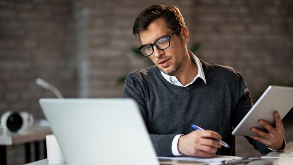 Çalışkan, üzüntü, yukarı ve zayıf ile ilgili metin yazısı