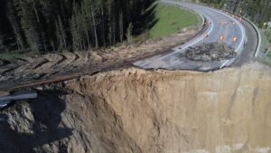 Çökmüş, kaymış toprak, çöküntü, yıkıntı